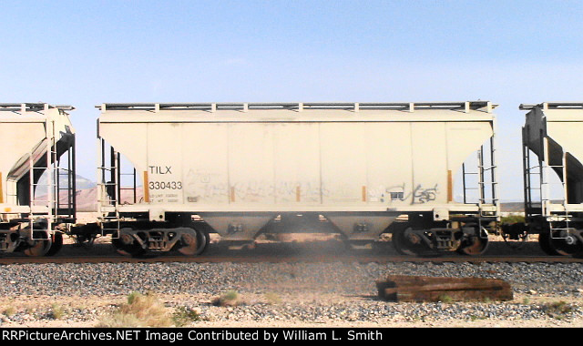 EB Unit Covered Hooper Frt at Erie NV W-Pshr -9